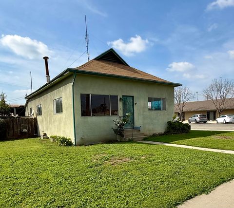 Photo of 200 S D Street, Exeter, CA 93221 (MLS # 240227)