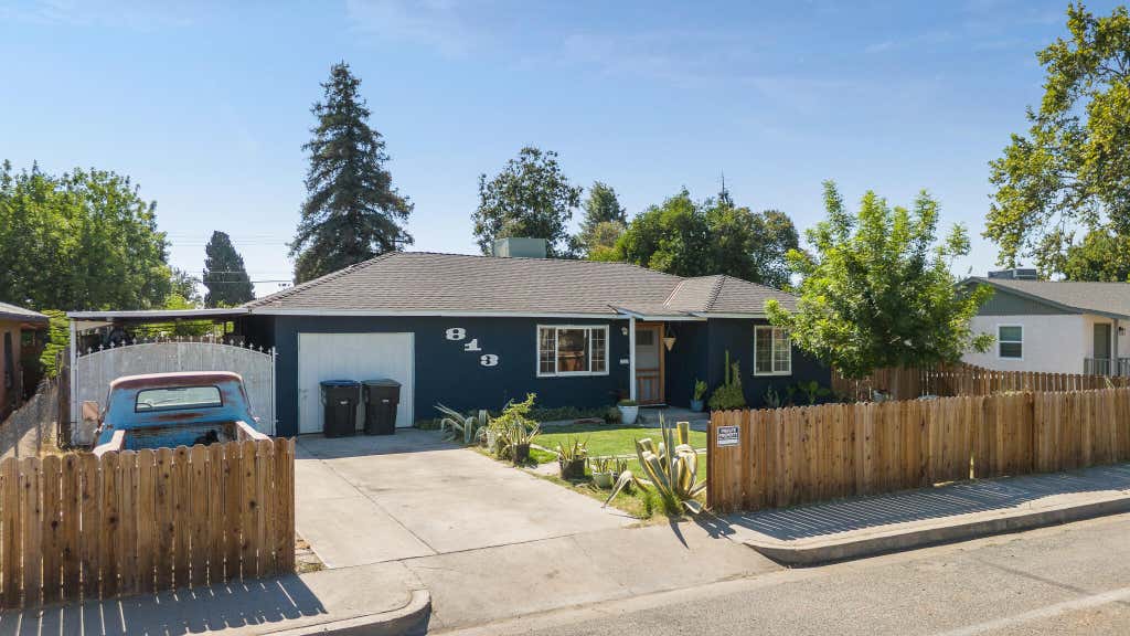 Photo of 813 N Jacob Street, Visalia, CA 93291 (MLS # 242524)