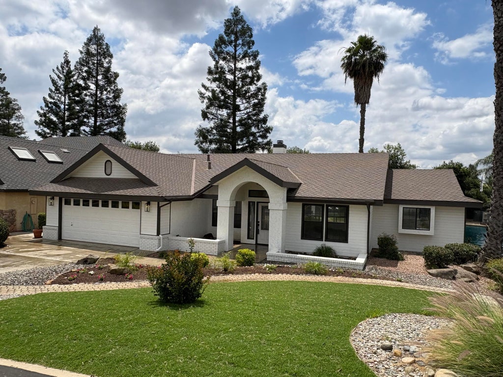 Photo of 5739 W Sweet Drive, Visalia, CA 93291 (MLS # 241923)