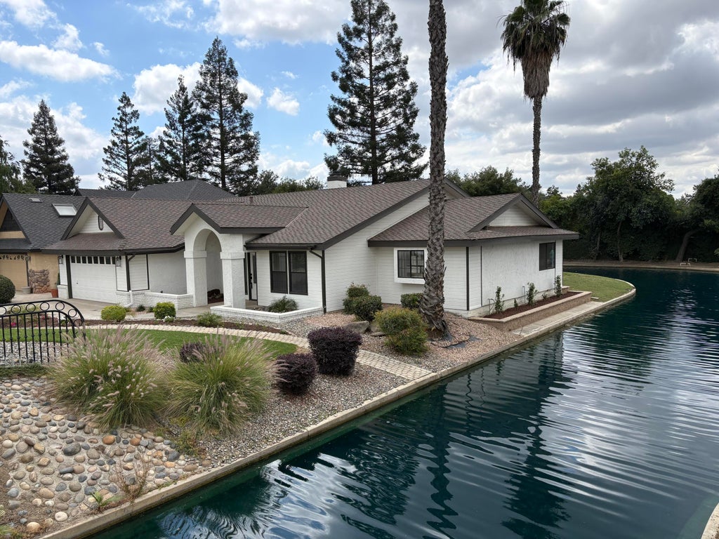 Photo of 5739 W Sweet Drive, Visalia, CA 93291 (MLS # 241923)