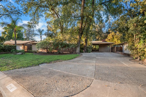 Photo of 1716 W Meadow Avenue, Visalia, CA 93277 (MLS # 244144)