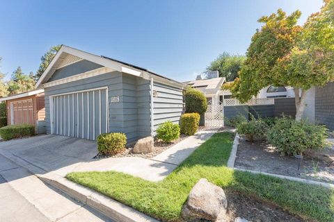 Photo of 1818 S Cain Court, Visalia, CA 93292 (MLS # 240149)