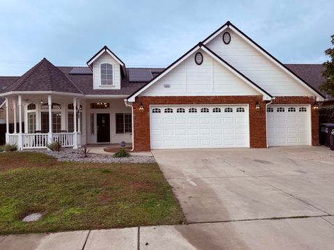 Photo of 5222 W Lark Court W, Visalia, CA 93291 (MLS # 239662)