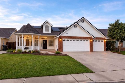 Photo of 5222 W Lark Court W, Visalia, CA 93291 (MLS # 239662)