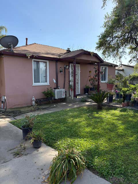 Photo of 525 W Prine Drive, Tulare, CA 93274 (MLS # 240361)