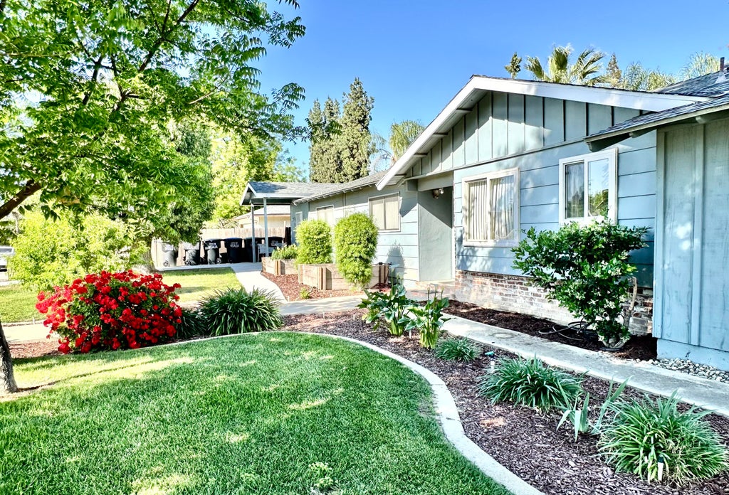 Photo of 2350 S Dollner Street, Visalia, CA 93277 (MLS # 241115)