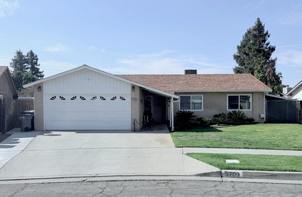 3709 N CLAREMONT AVE, FRESNO, CA 93727 - Image 7ef6a45d84bc9c9260973f65dedf03df/3220981781