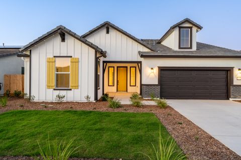 Photo of 2936 Crystal Downs Avenue, Tulare, CA 93274 (MLS # 238321)