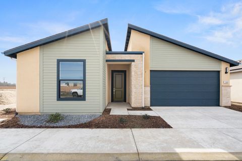 Photo of 1049 Madrid Avenue N, Tulare, CA 93274 (MLS # 238379)