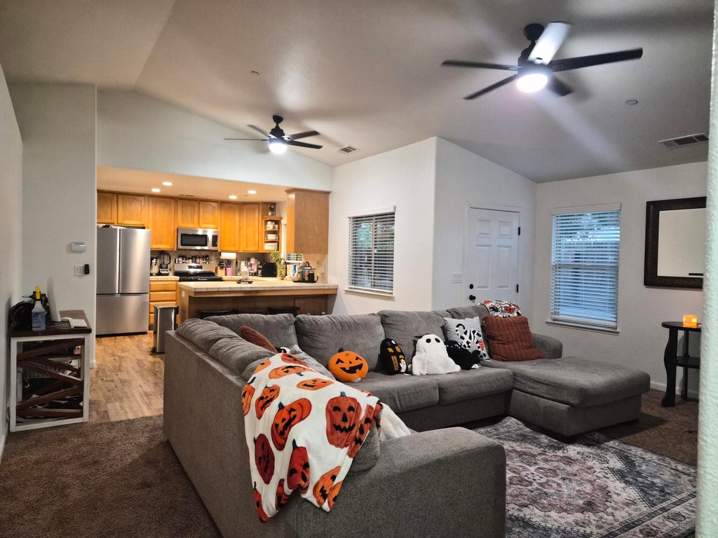 Photo of 1146 E Buena Vista Avenue, Visalia, CA 93292 (MLS # 244085)