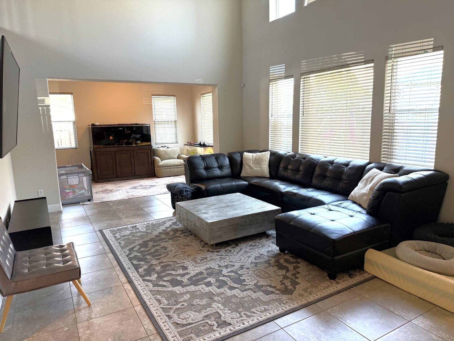 Clovis, California 93619, United States, 4 Bedrooms Bedrooms, ,3 BathroomsBathrooms,Residential,Pending,107622