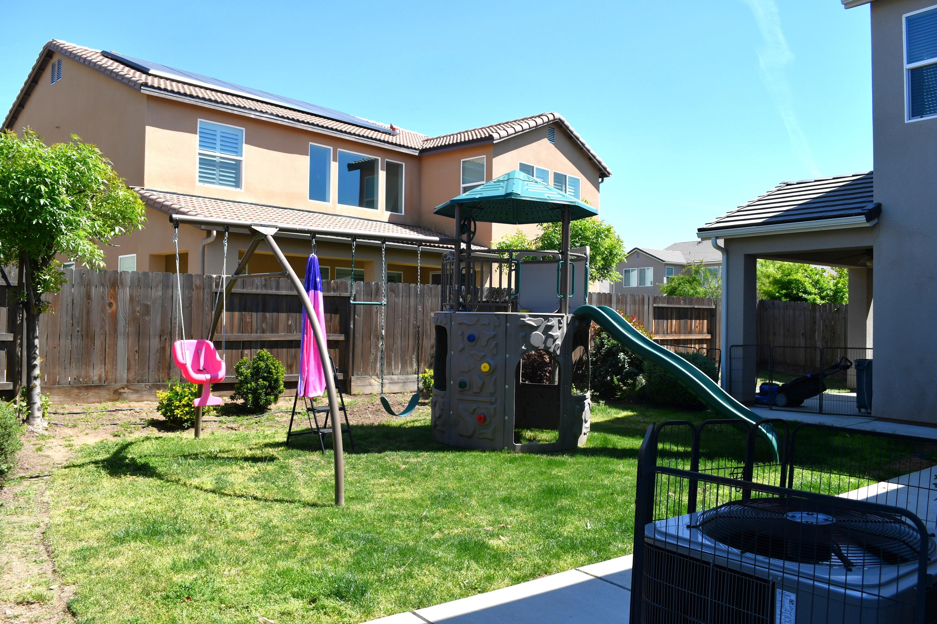 Clovis, California 93619, United States, 4 Bedrooms Bedrooms, ,3 BathroomsBathrooms,Residential,Pending,107622