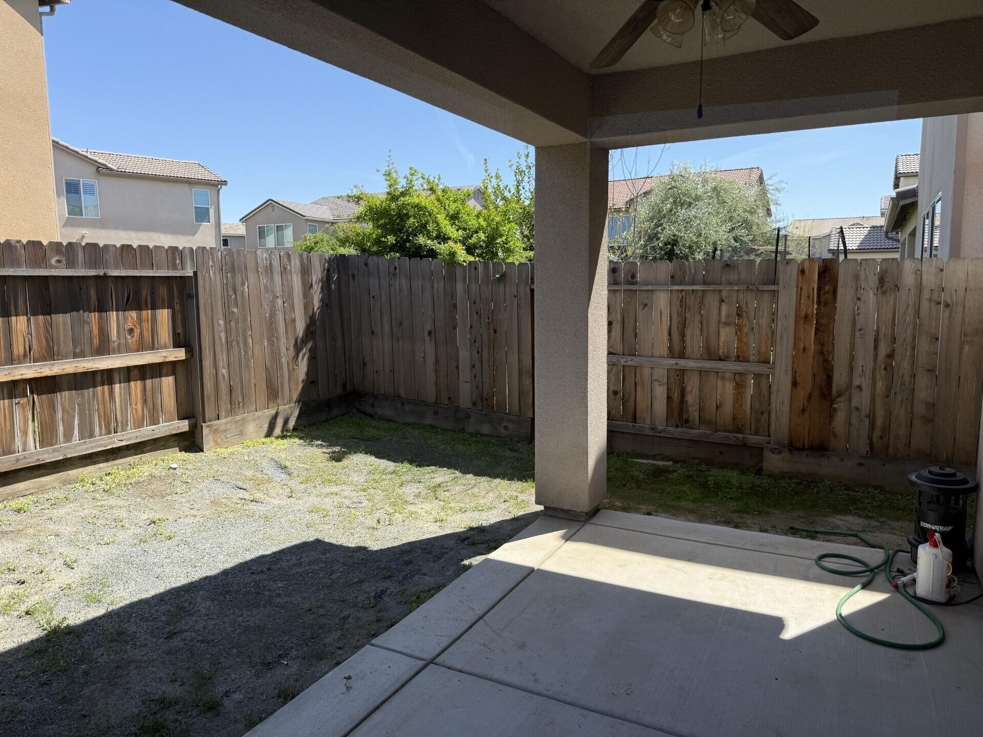 Clovis, California 93619, United States, 4 Bedrooms Bedrooms, ,3 BathroomsBathrooms,Residential,Pending,107622