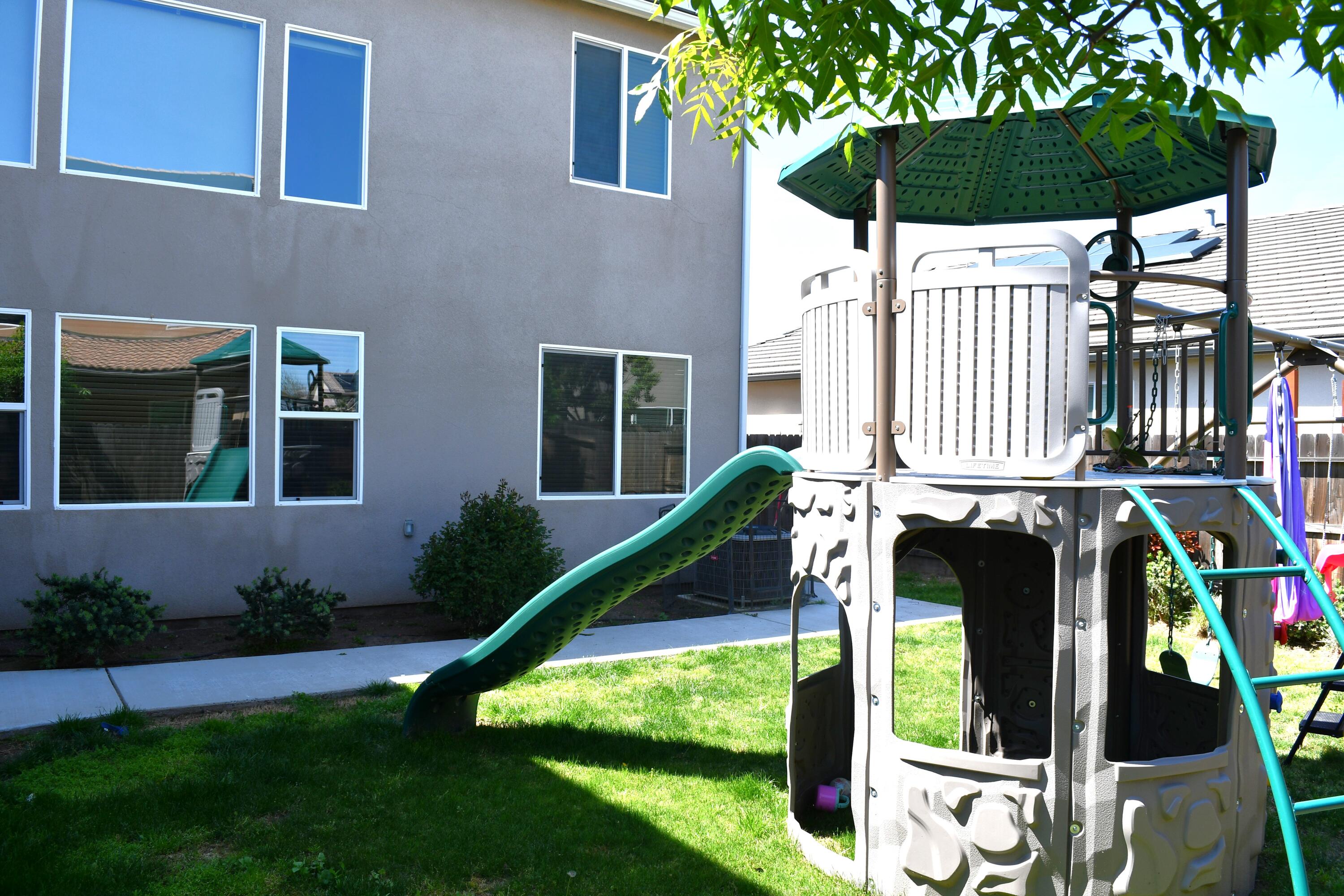 Clovis, California 93619, United States, 4 Bedrooms Bedrooms, ,3 BathroomsBathrooms,Residential,Pending,107622