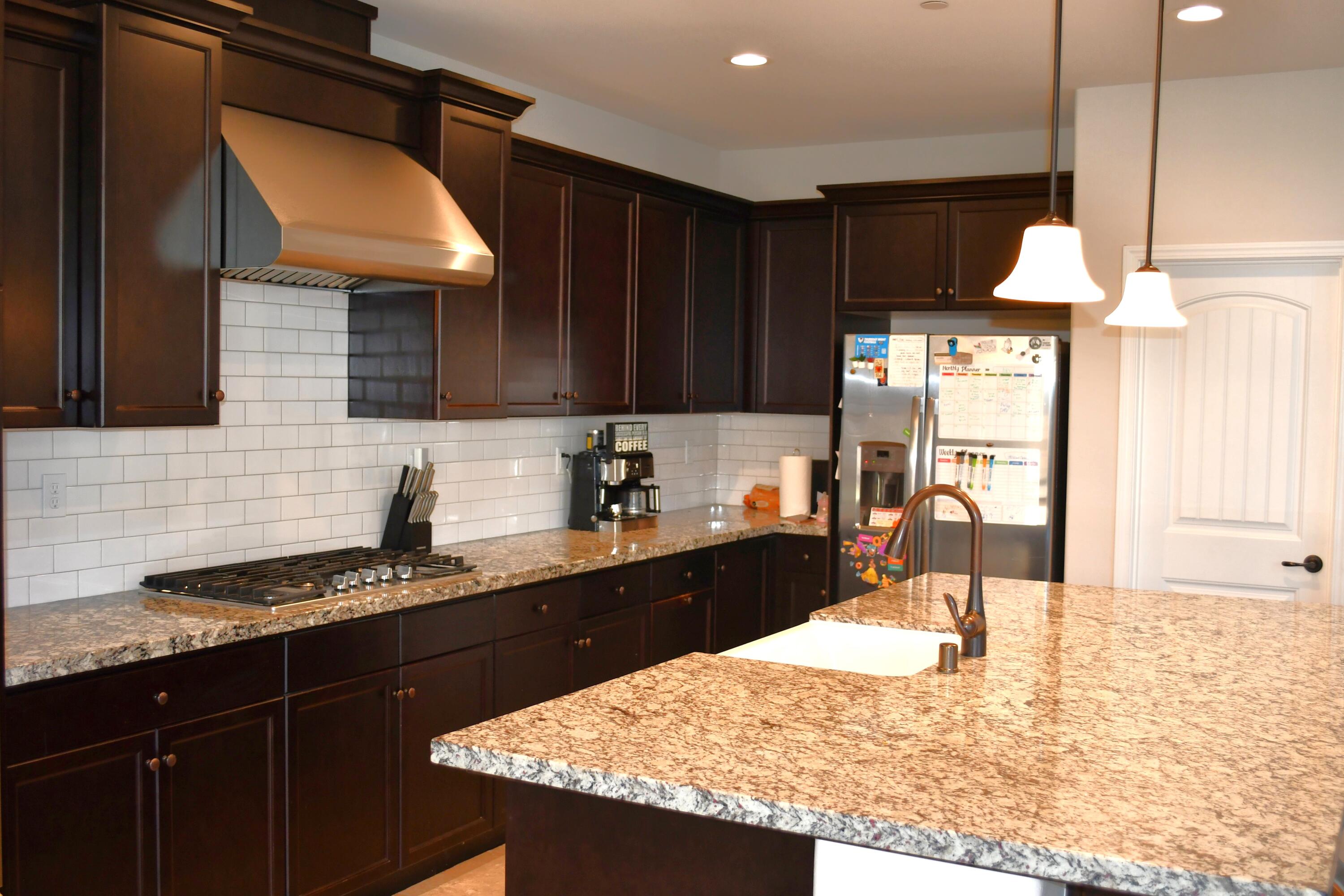 Clovis, California 93619, United States, 4 Bedrooms Bedrooms, ,3 BathroomsBathrooms,Residential,Pending,107622