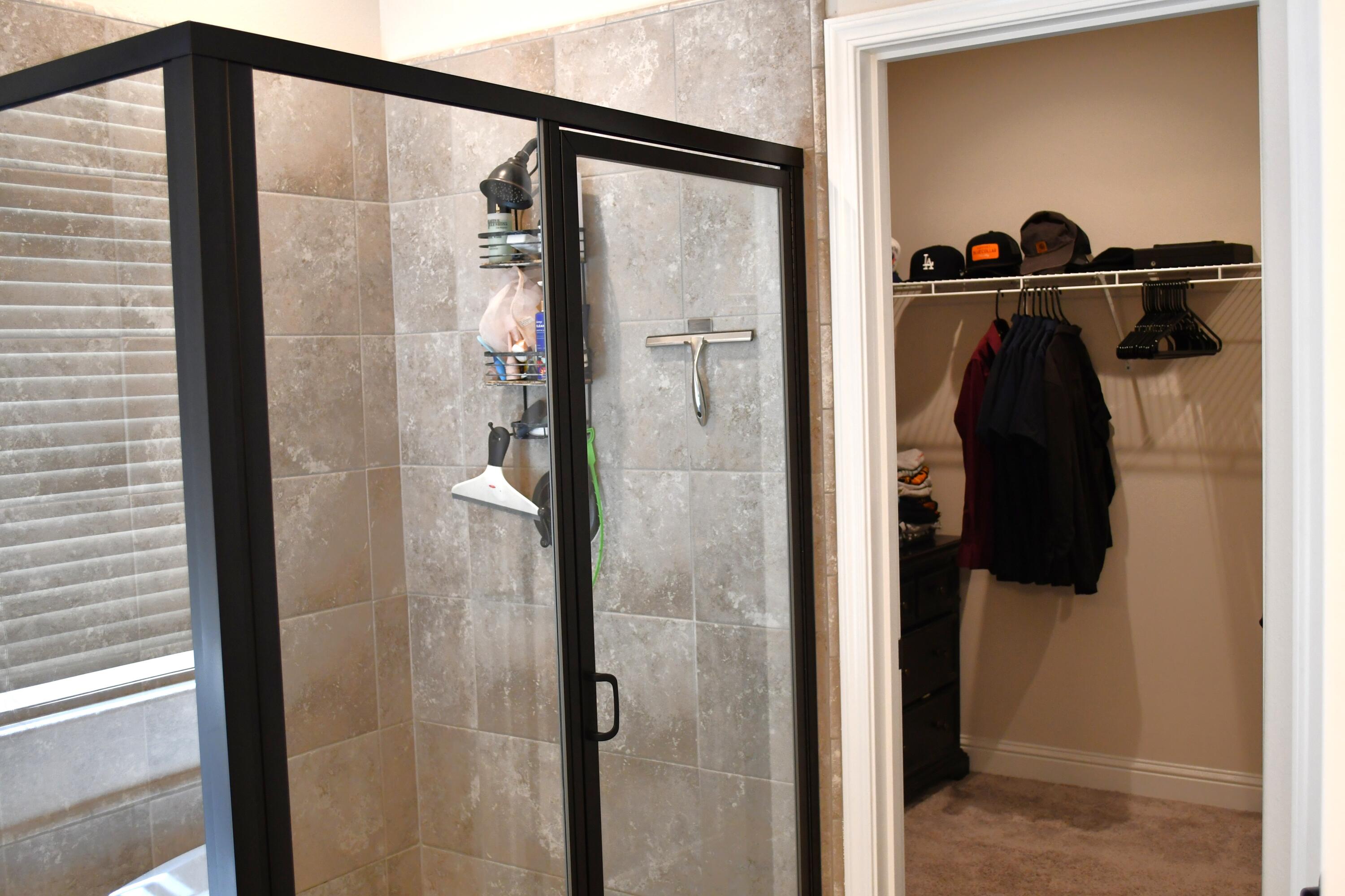 Clovis, California 93619, United States, 4 Bedrooms Bedrooms, ,3 BathroomsBathrooms,Residential,Pending,107622