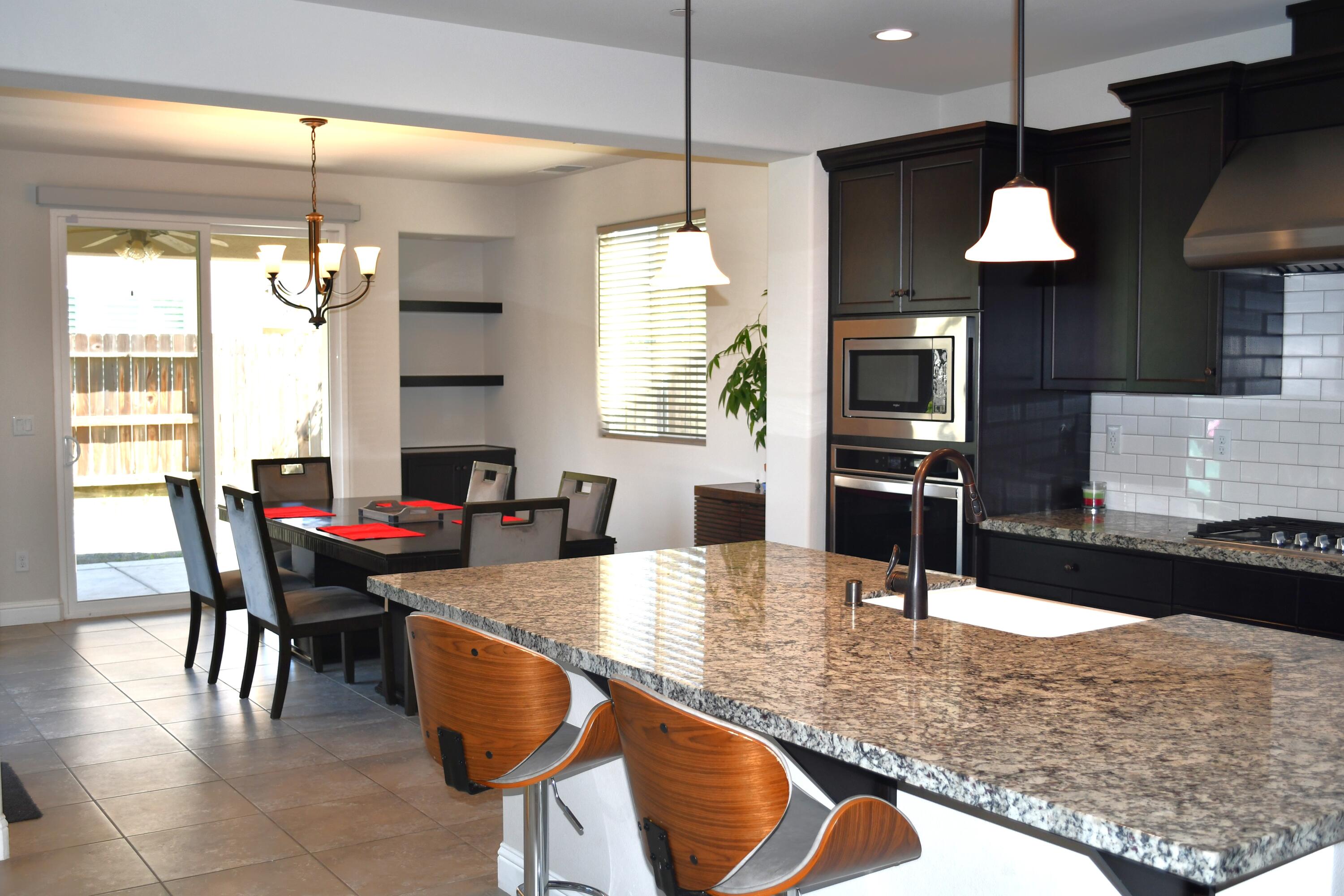 Clovis, California 93619, United States, 4 Bedrooms Bedrooms, ,3 BathroomsBathrooms,Residential,Pending,107622