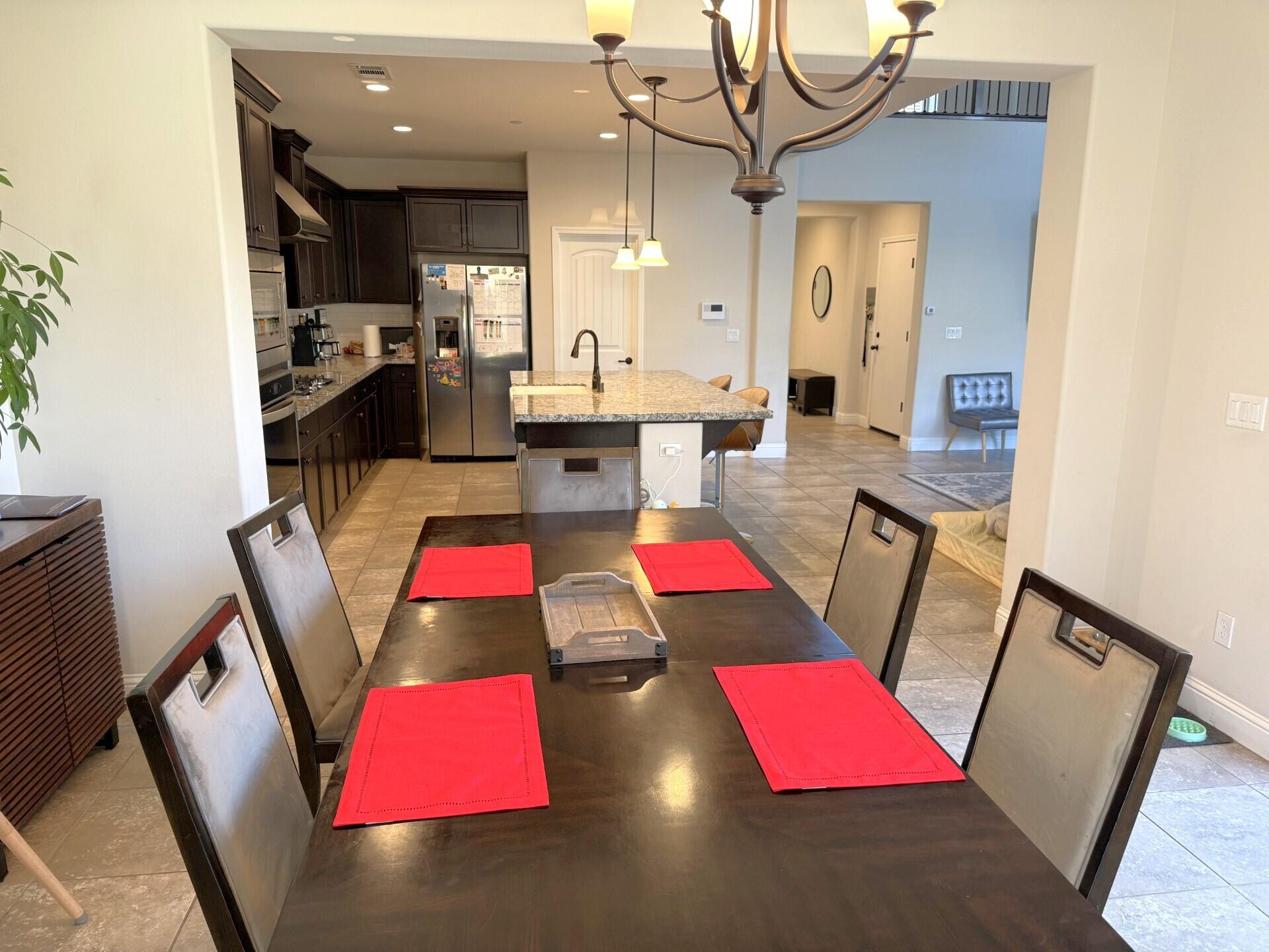 Clovis, California 93619, United States, 4 Bedrooms Bedrooms, ,3 BathroomsBathrooms,Residential,Pending,107622