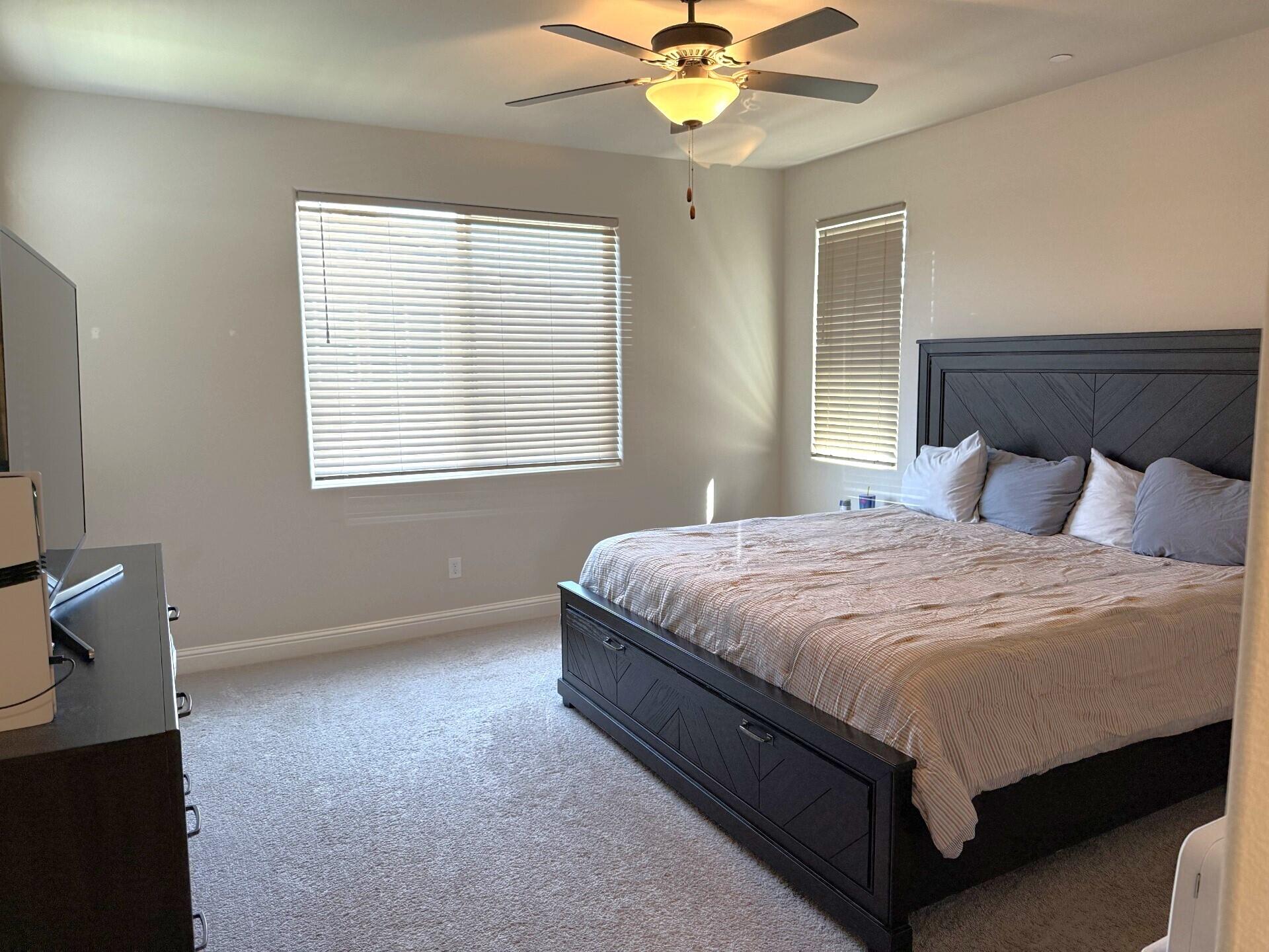 Clovis, California 93619, United States, 4 Bedrooms Bedrooms, ,3 BathroomsBathrooms,Residential,Pending,107622