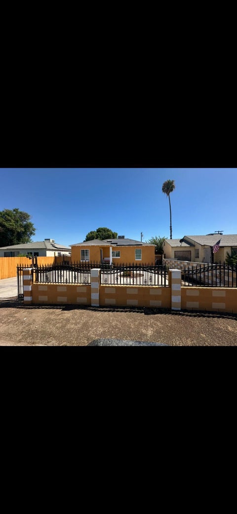 Photo of 1811 Radiance Drive, Bakersfield, CA 93304 (MLS # 243286)