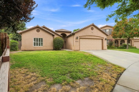 Photo of 4225 W Ceres Court, Visalia, CA 93291 (MLS # 243757)