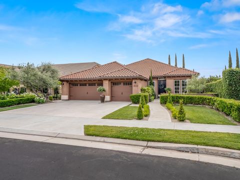 Photo of 3524 Prescott Avenue, Clovis, CA 93619 (MLS # 241157)