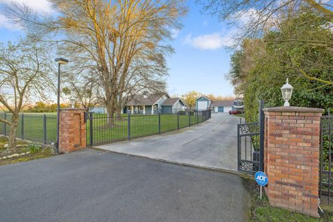 Photo of 27387 Rd 100, Visalia, CA 93277 (MLS # 237142)