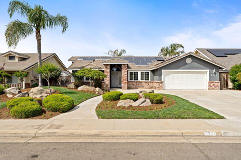 Photo of 2371 Sophia Lane, Kingsburg, CA 93631 (MLS # 240983)