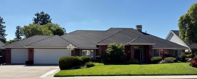 Photo of 3401 S Bridge Street, Visalia, CA 93277 (MLS # 241239)