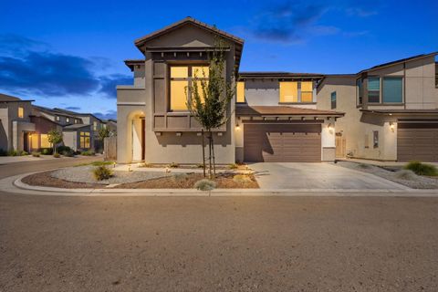 Photo of 3432 W Good Avenue, Visalia, CA 93277 (MLS # 240938)