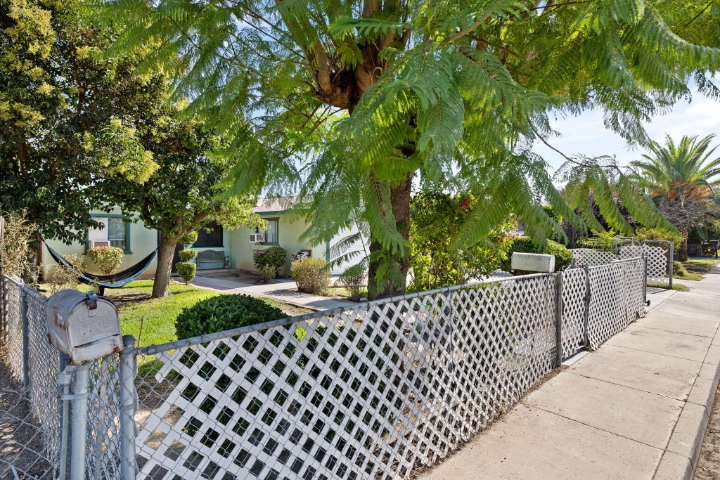 Photo of 1132 W Prospect Avenue, Visalia, CA 93291 (MLS # 243499)