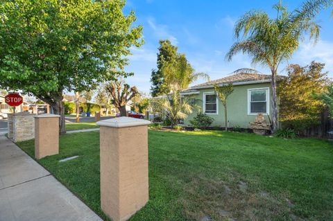 Photo of 505 W Lamona Avenue, Fresno, CA 93728 (MLS # 240830)