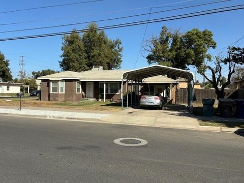 Photo of 390 N Highland Street, Tulare, CA 93274 (MLS # 244669)
