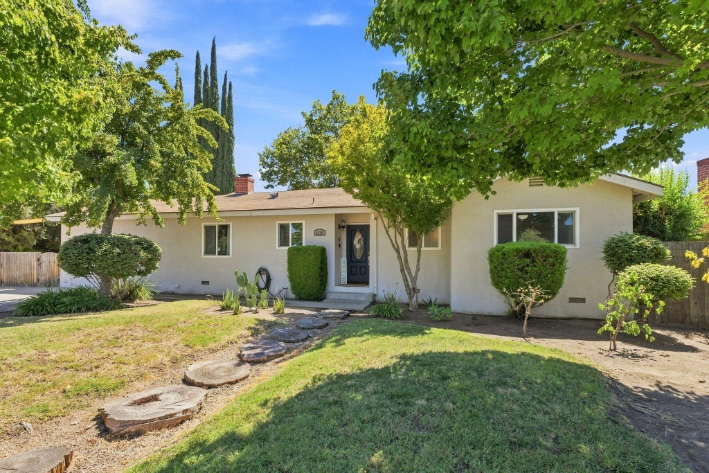 Photo of 1338 N Mooney Boulevard, Visalia, CA 93291 (MLS # 243282)