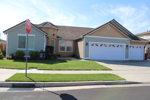 Photo of 1795 Bettinelli Court, Tulare, CA 93274 (MLS # 240109)