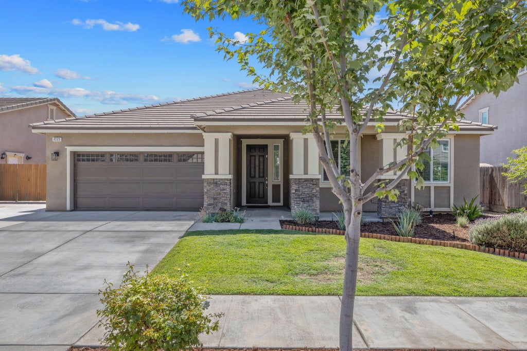 Photo of 4333 W Lark Avenue, Visalia, CA 93291 (MLS # 244048)