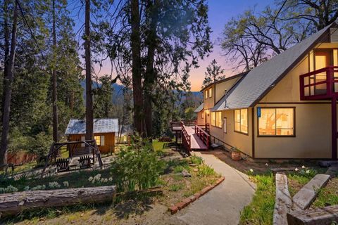 Photo of 697 Loop Drive, Springville, CA 93265 (MLS # 240517)