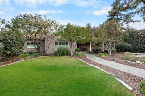 Photo of 1907 Green Acres Drive, Visalia, CA 93291 (MLS # 244544)