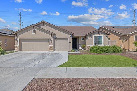 Photo of 2306 E Mesa Avenue, Visalia, CA 93292 (MLS # 240928)