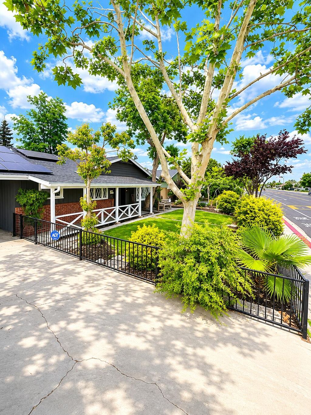 Photo of 2736 W Tulare Avenue, Visalia, CA 93277 (MLS # 242012)