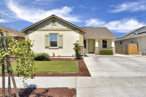 Photo of 1316 Greenbrier Drive, Hanford, CA 93230 (MLS # 242847)