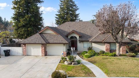 Photo of 2438 W Kanai Avenue, Porterville, CA 93257 (MLS # 239448)