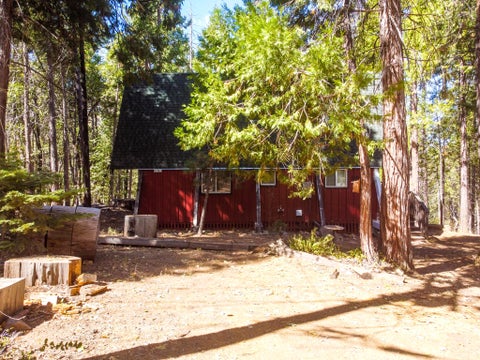 Photo of 2079 John Gerney Drive, Springville, CA 93265 (MLS # 244366)