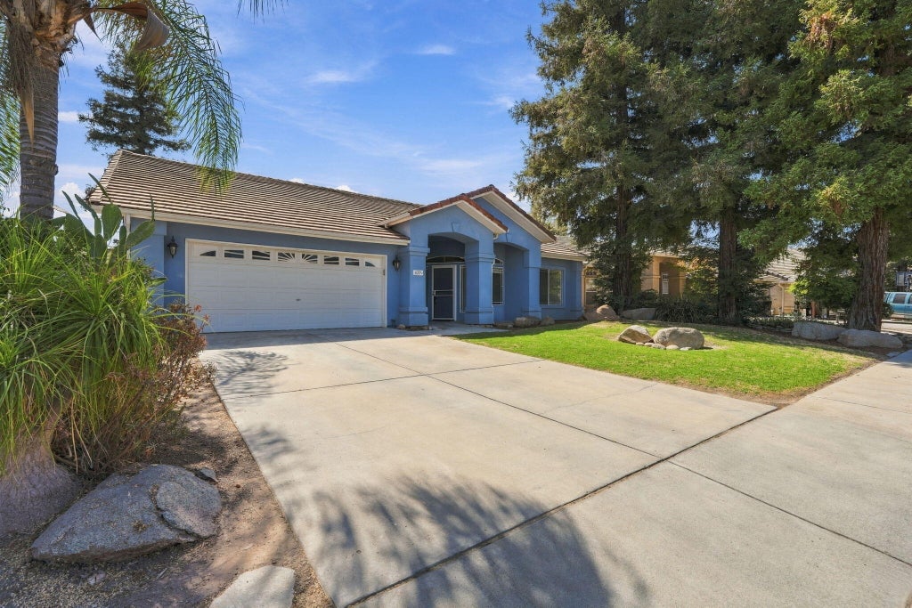 Photo of 4029 E Meadow Avenue, Visalia, CA 93292 (MLS # 244248)