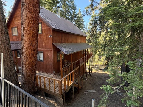 Photo of 58072 Summit Drive, Springville, CA 93265 (MLS # 243324)