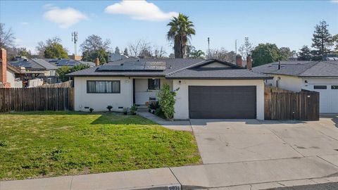 Photo of 2931 Paula Drive, Clovis, CA 93612 (MLS # 239263)
