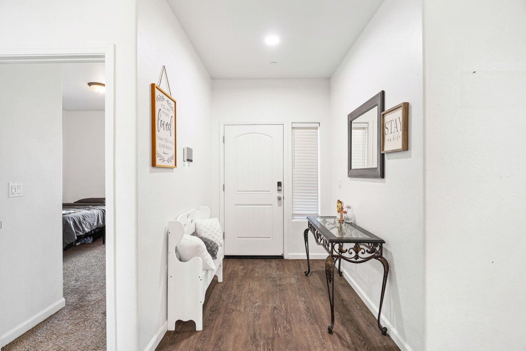Photo of 7271 Woodbine Avenue, Visalia, CA 93291 (MLS # 244281)