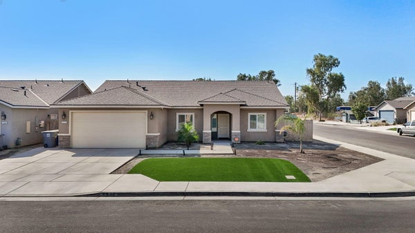 7271 WOODBINE AVE, VISALIA, CA 93291 - Image 90ab4783a4e01a302837e99e99fa89ca/979542636