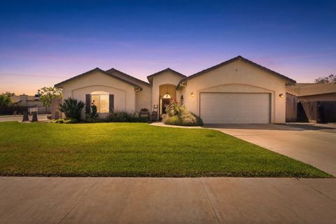 Photo of 1709 W Cheryll Avenue, Porterville, CA 93257 (MLS # 240825)