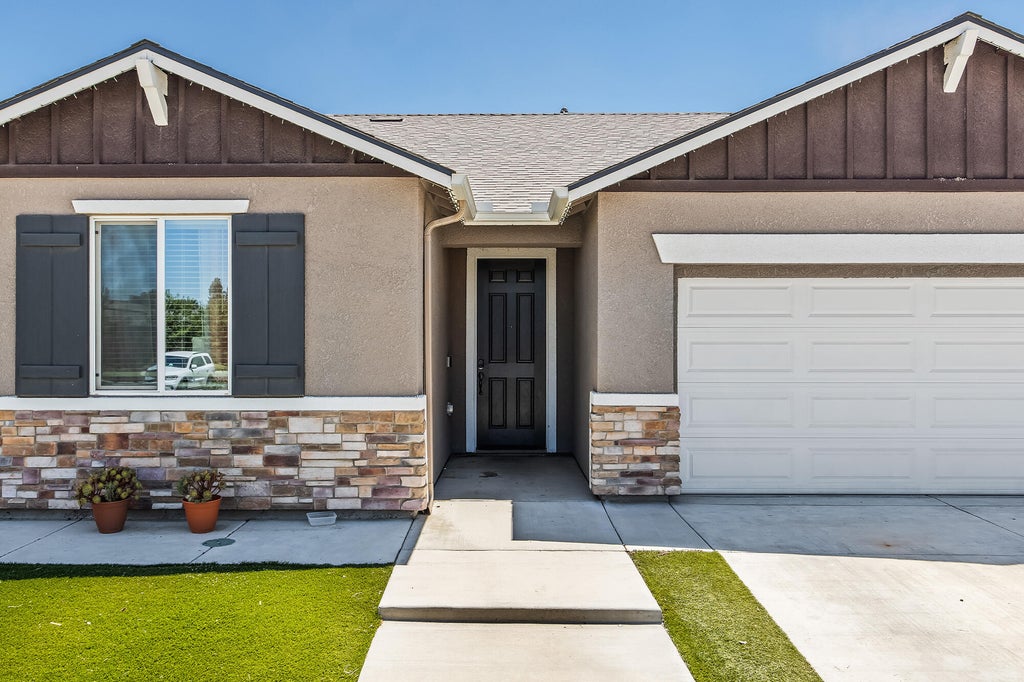 Photo of 3541 E Laura Avenue, Visalia, CA 93292 (MLS # 243274)